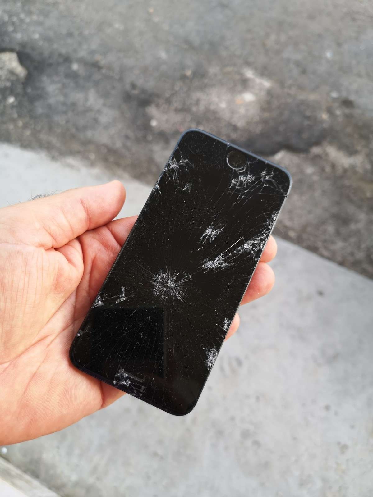 iPhone écran noir mais continue de vibrer : que faire ?