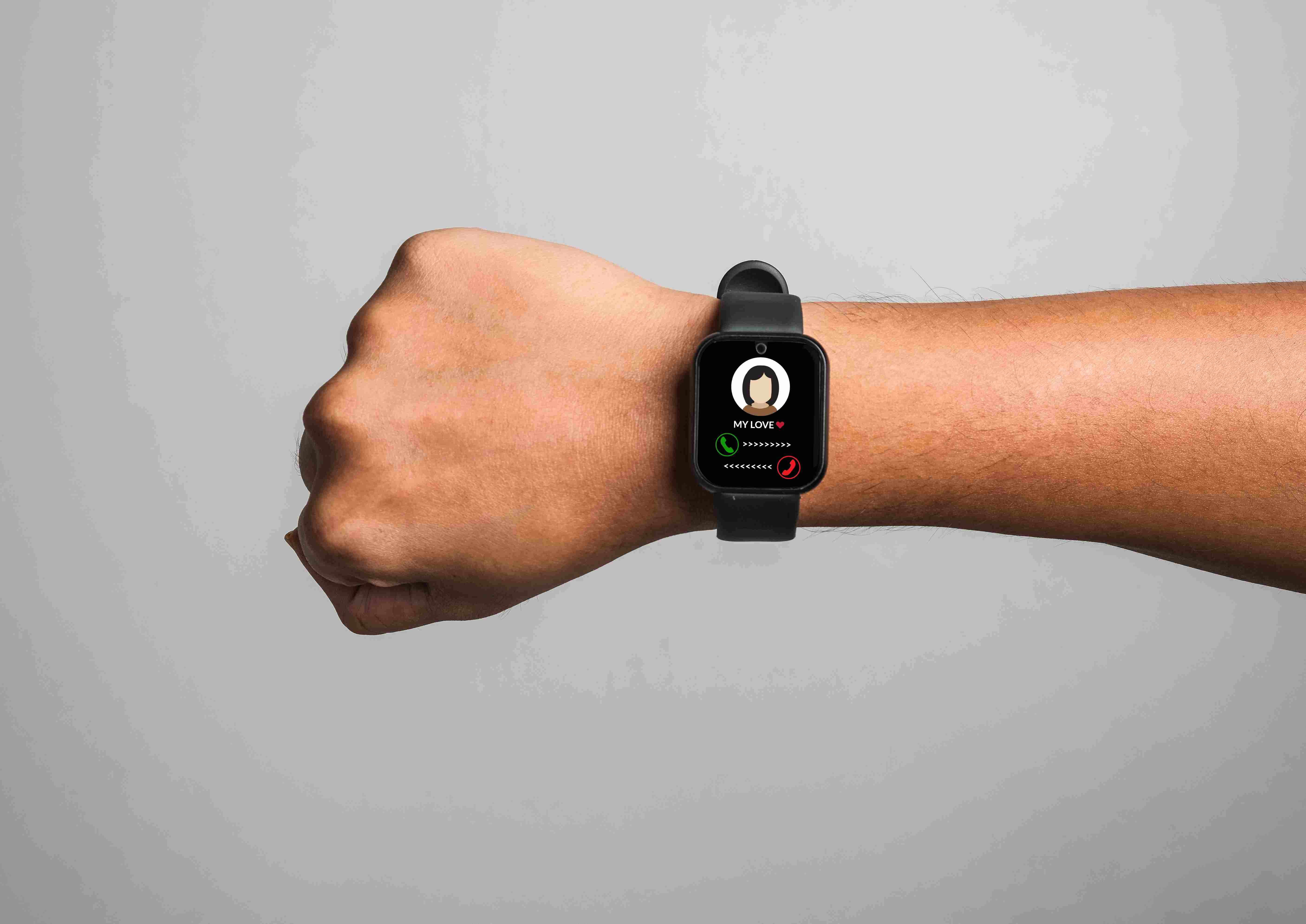 Apple Watch affiche un éclair rouge et ne charge plus : causes et solutions