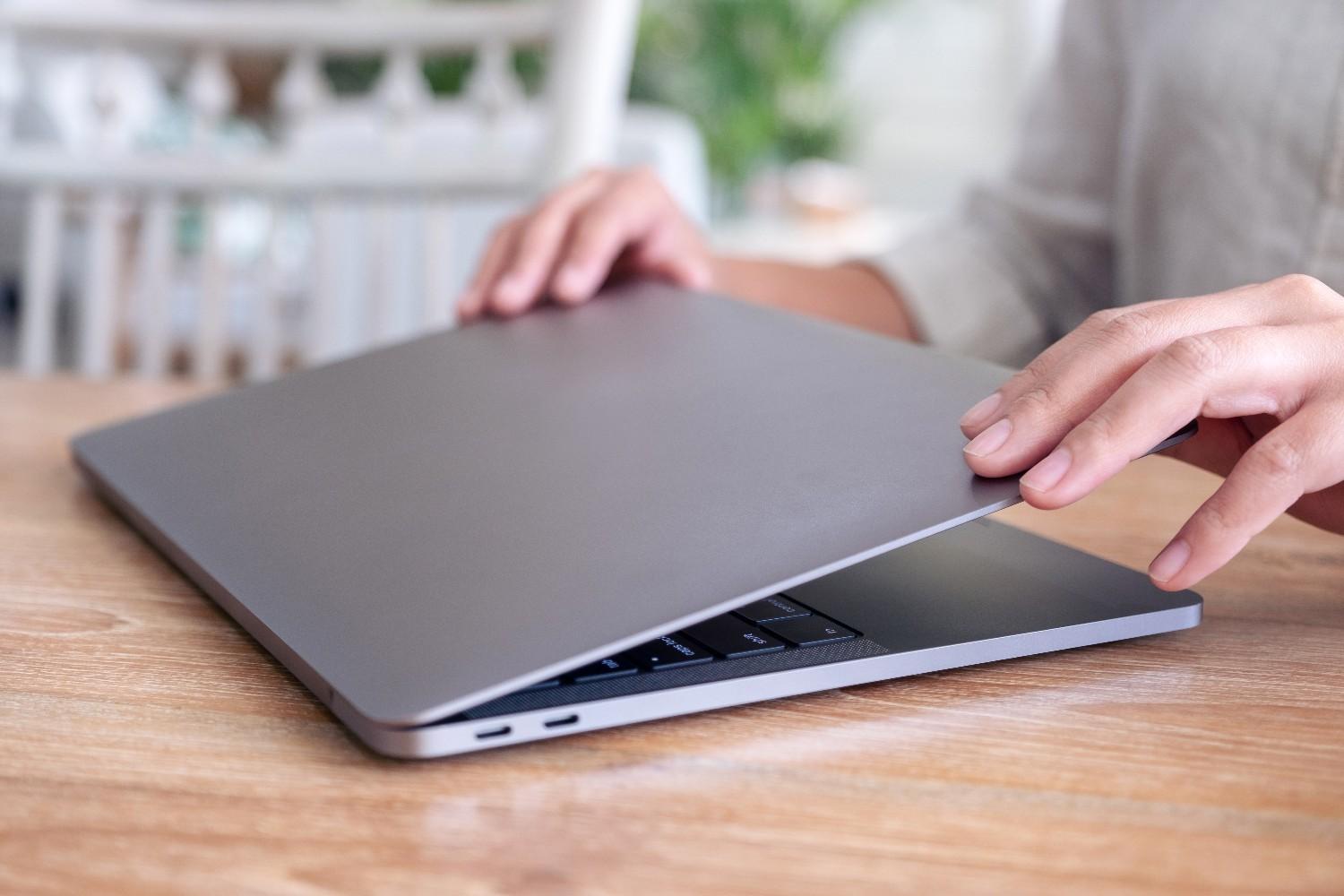 MacBook Air M2 en surchauffe : comprendre, prévenir et agir