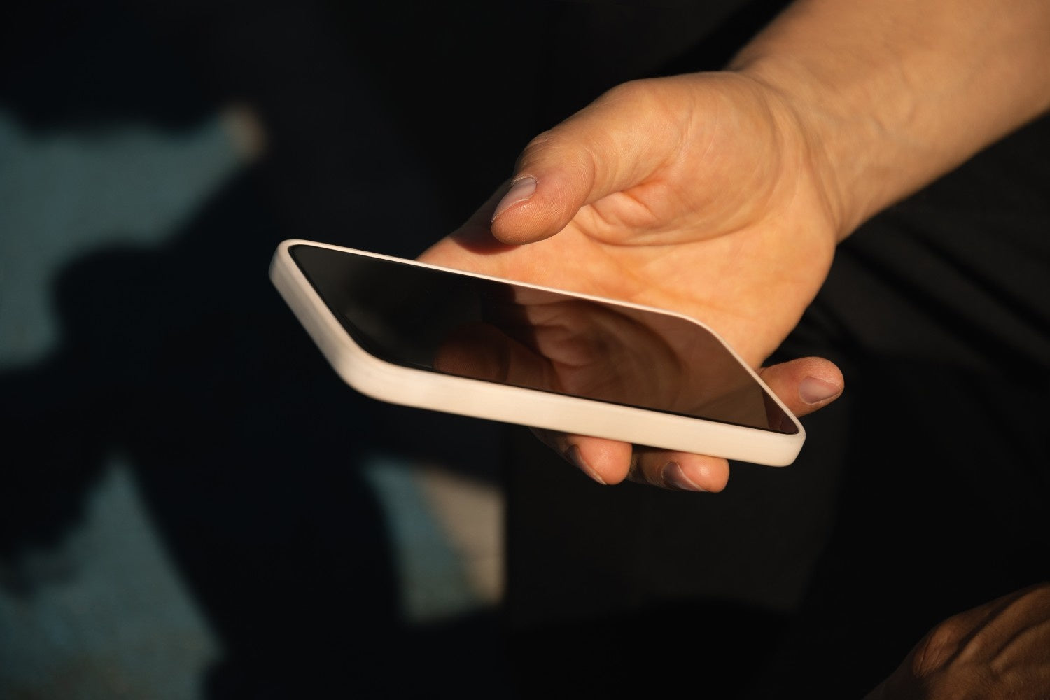 iPhone qui redémarre en boucle après un changement d’écran : comprendre et réparer