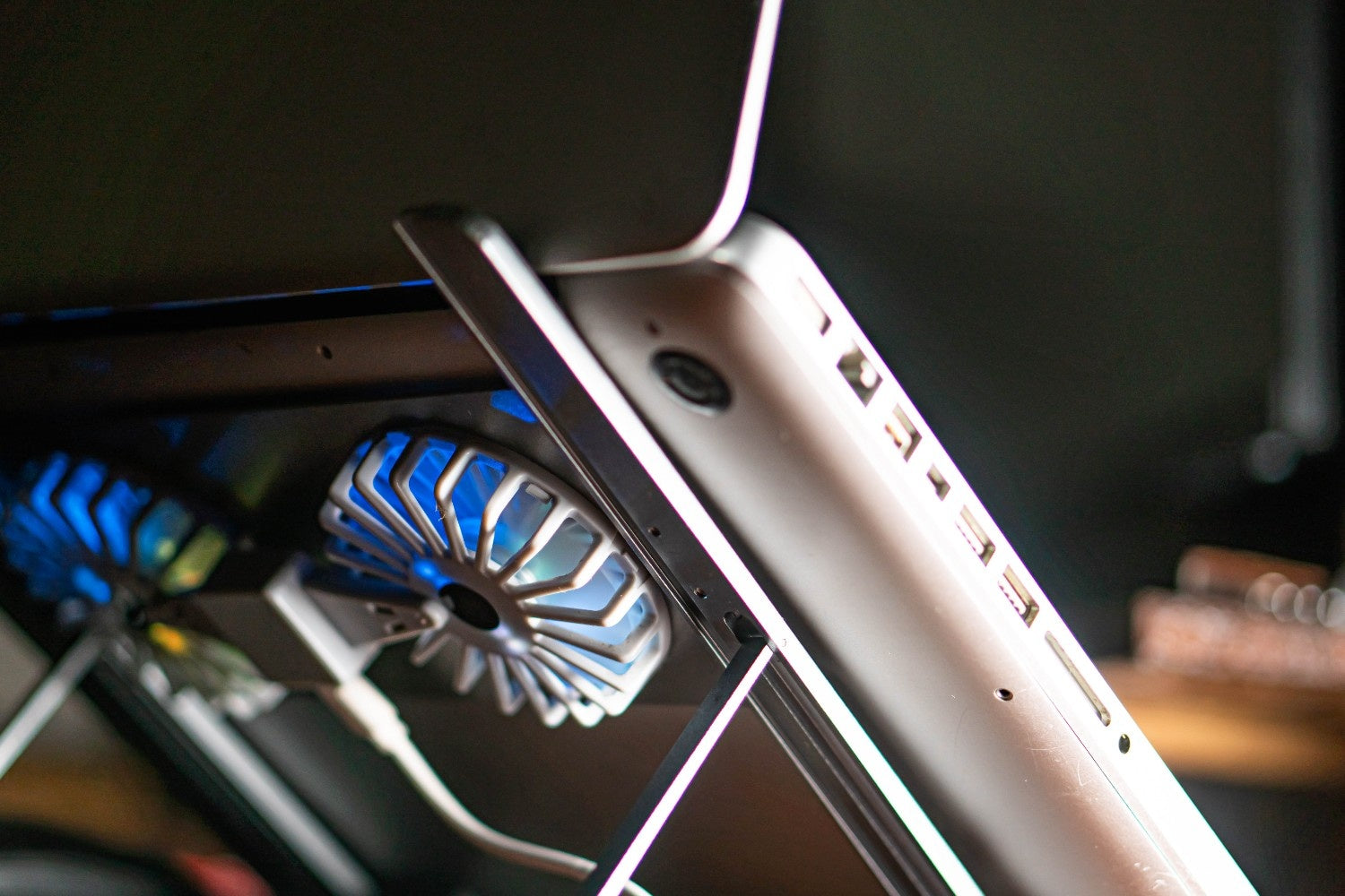 MacBook Pro en surchauffe sans raison : comprendre et agir